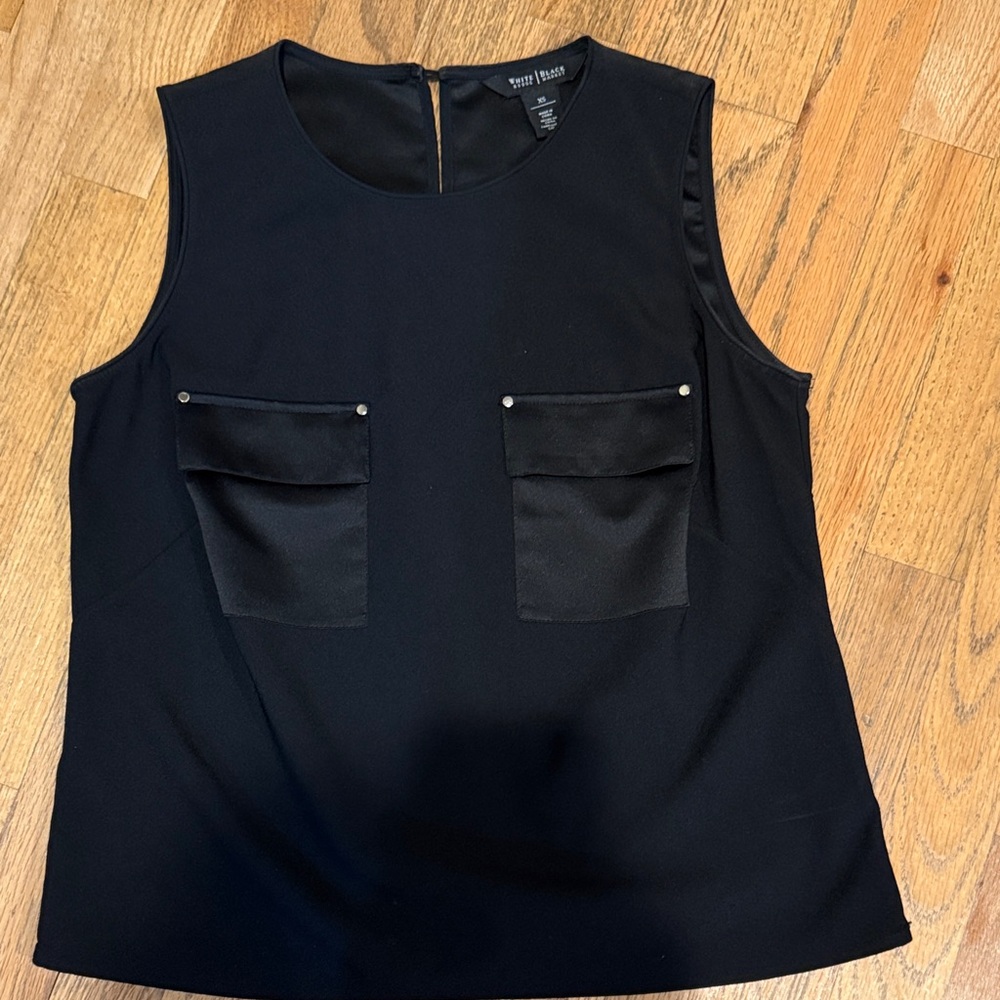 Black White House Black Market  blouse. Size XS